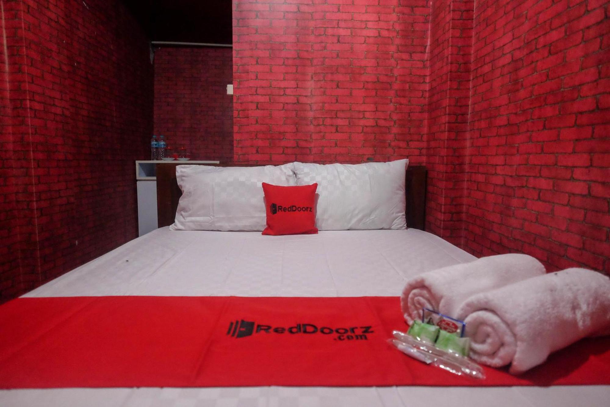 Hotel Reddoorz Syariah Near Gerbang Dieng 2 *