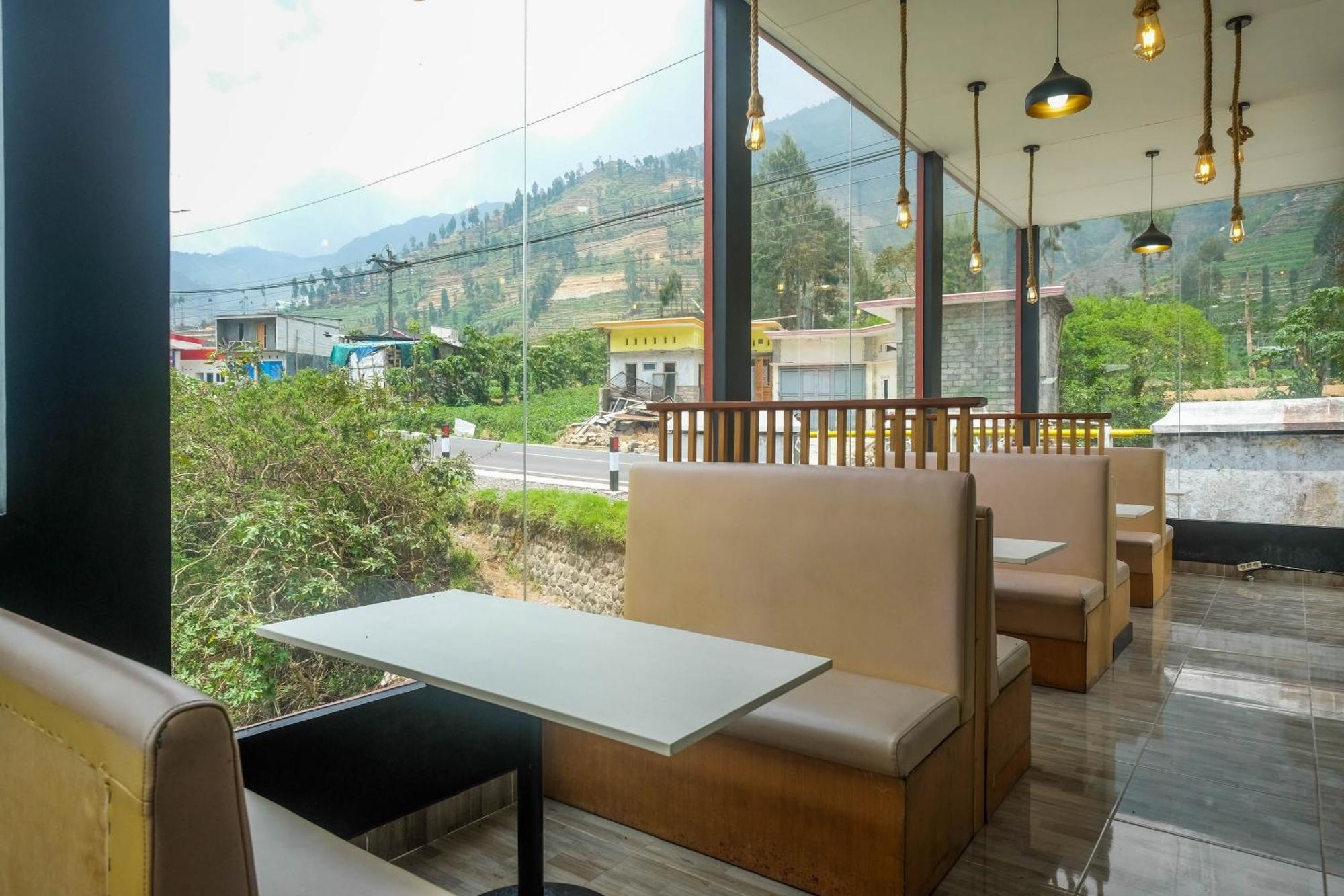 Hotel Reddoorz Syariah Near Gerbang Dieng 2